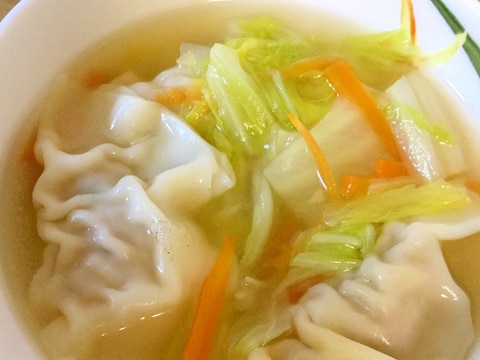 冷凍ぎょうざと白菜の中華スープ